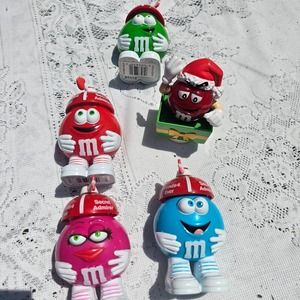 Set Of‎ 4 M&M's Candy Containers Valentine/1 bobble head